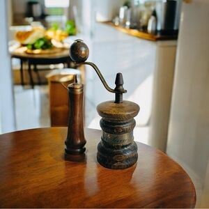Vintage Rustic Wooden Pepper Mill Pepper Grinder
